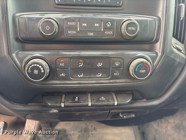 image for item FG2826 2016 Chevrolet Silverado 2500HD Crew Cab pickup truck