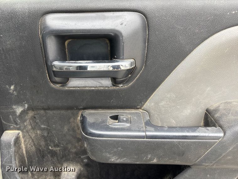 image for item FG2826 2016 Chevrolet Silverado 2500HD Crew Cab pickup truck