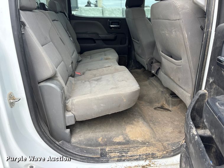 image for item FG2826 2016 Chevrolet Silverado 2500HD Crew Cab pickup truck