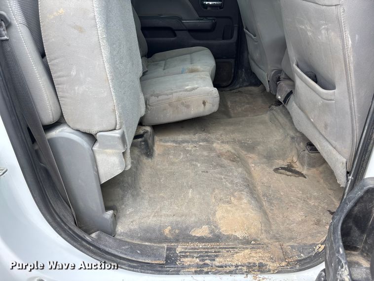 image for item FG2826 2016 Chevrolet Silverado 2500HD Crew Cab pickup truck