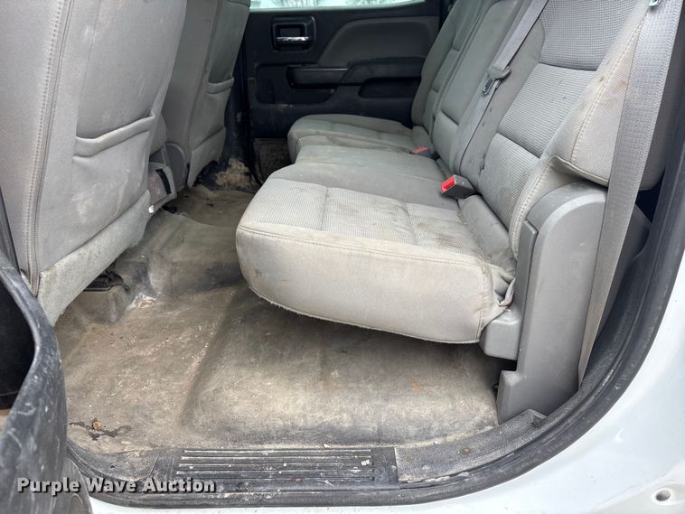 image for item FG2826 2016 Chevrolet Silverado 2500HD Crew Cab pickup truck