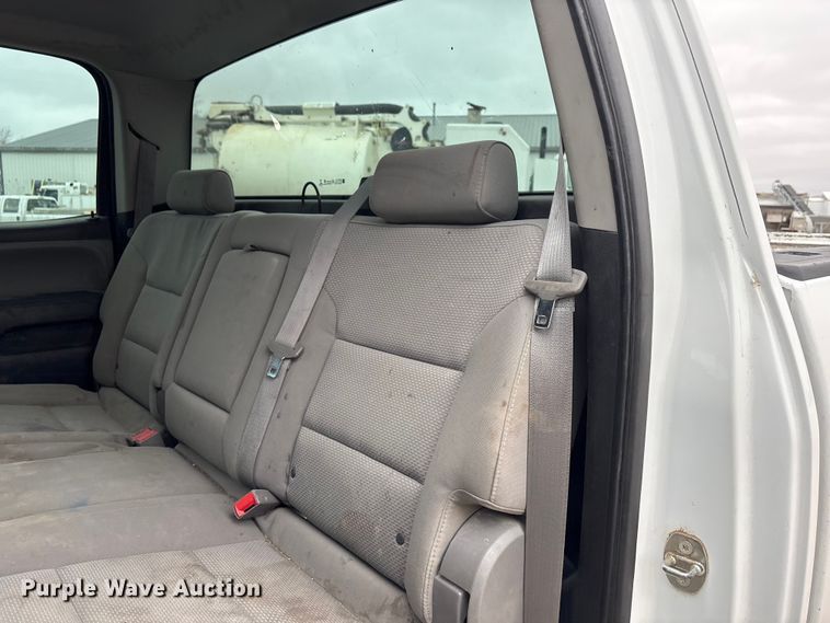 image for item FG2826 2016 Chevrolet Silverado 2500HD Crew Cab pickup truck