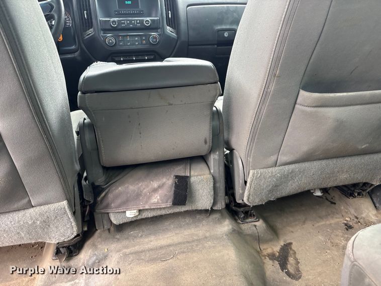 image for item FG2826 2016 Chevrolet Silverado 2500HD Crew Cab pickup truck