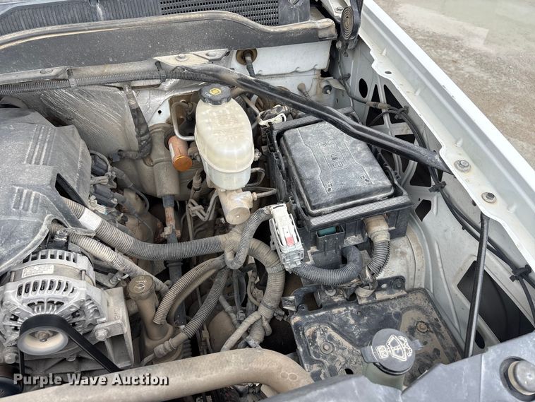 image for item FG2826 2016 Chevrolet Silverado 2500HD Crew Cab pickup truck