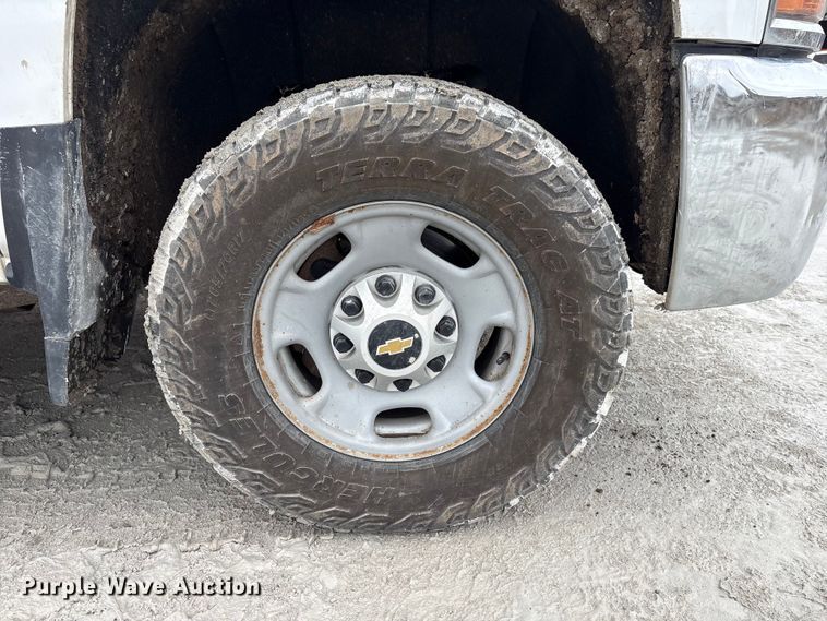 image for item FG2826 2016 Chevrolet Silverado 2500HD Crew Cab pickup truck