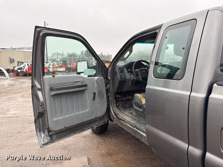 image for item FG2840 2011 Ford F250 Super Duty Ext. Cab pickup truck
