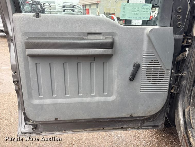 image for item FG2840 2011 Ford F250 Super Duty Ext. Cab pickup truck