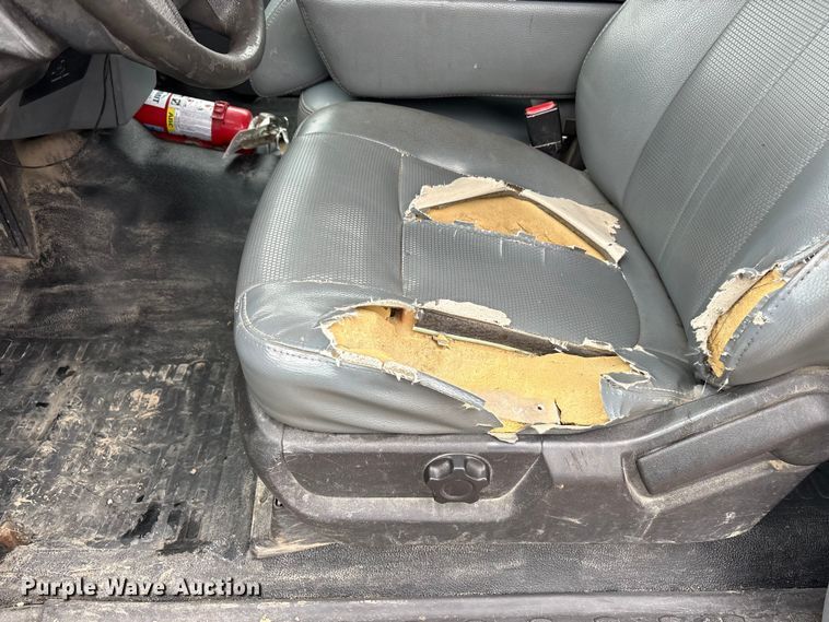 image for item FG2840 2011 Ford F250 Super Duty Ext. Cab pickup truck