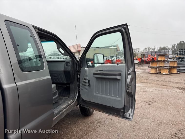 image for item FG2840 2011 Ford F250 Super Duty Ext. Cab pickup truck