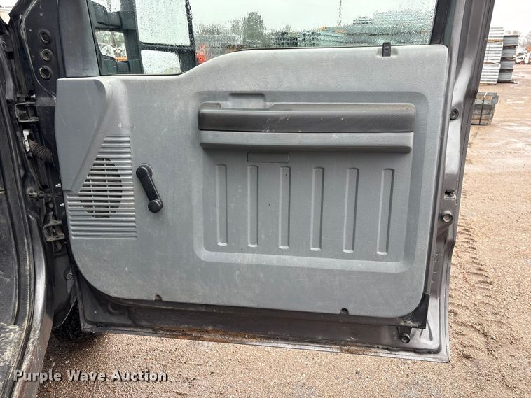 image for item FG2840 2011 Ford F250 Super Duty Ext. Cab pickup truck