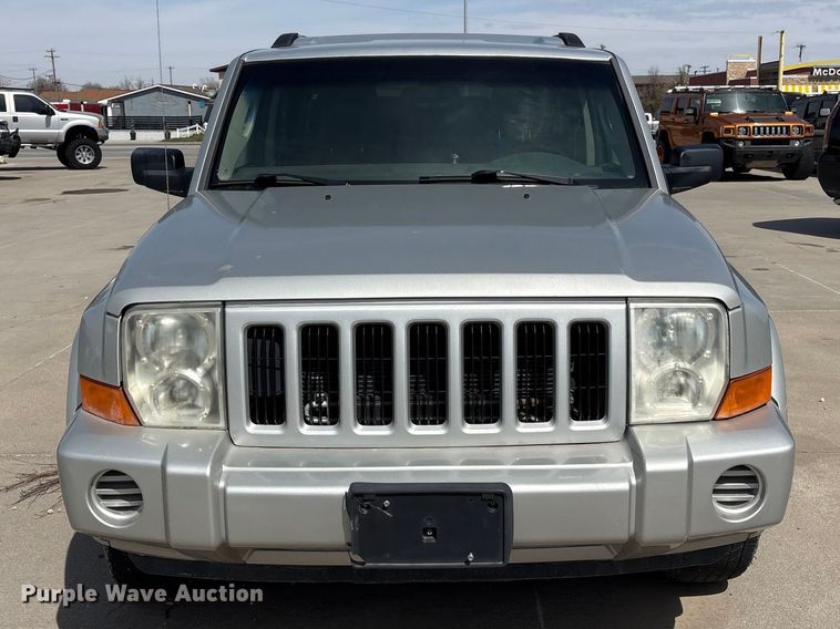 image for item FG2843 2006 Jeep Commander SUV