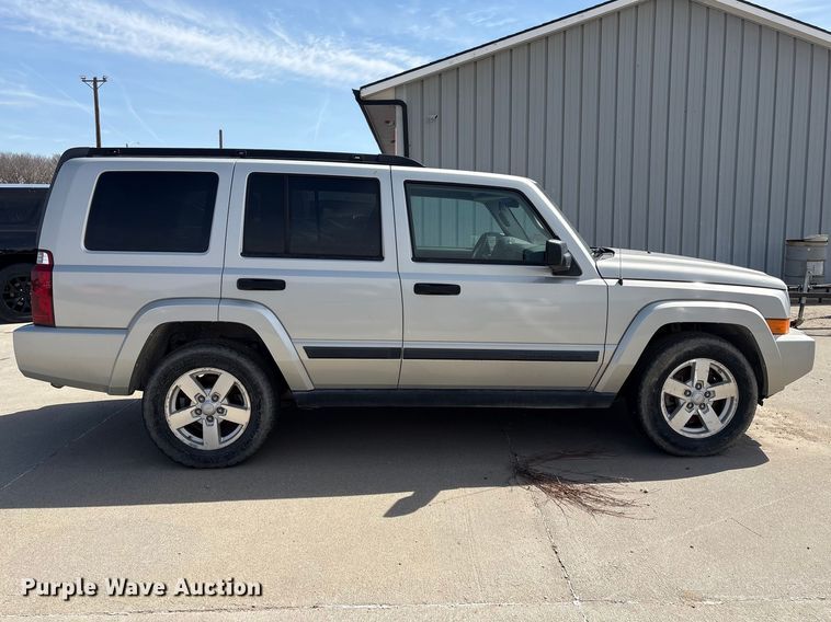 image for item FG2843 2006 Jeep Commander SUV