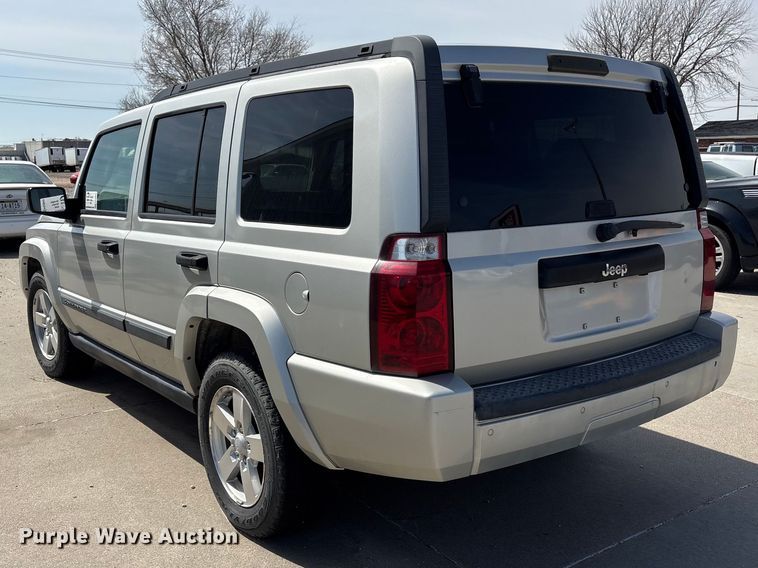 image for item FG2843 2006 Jeep Commander SUV