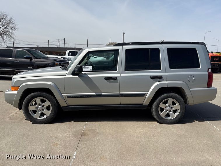 image for item FG2843 2006 Jeep Commander SUV