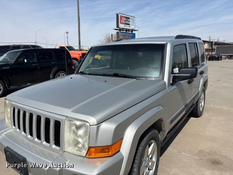 image for item FG2843 2006 Jeep Commander SUV