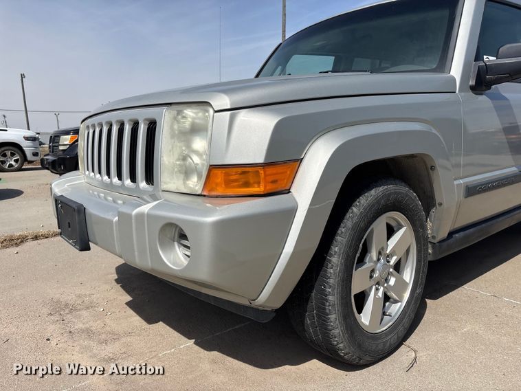 image for item FG2843 2006 Jeep Commander SUV
