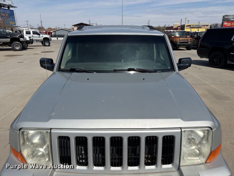 image for item FG2843 2006 Jeep Commander SUV
