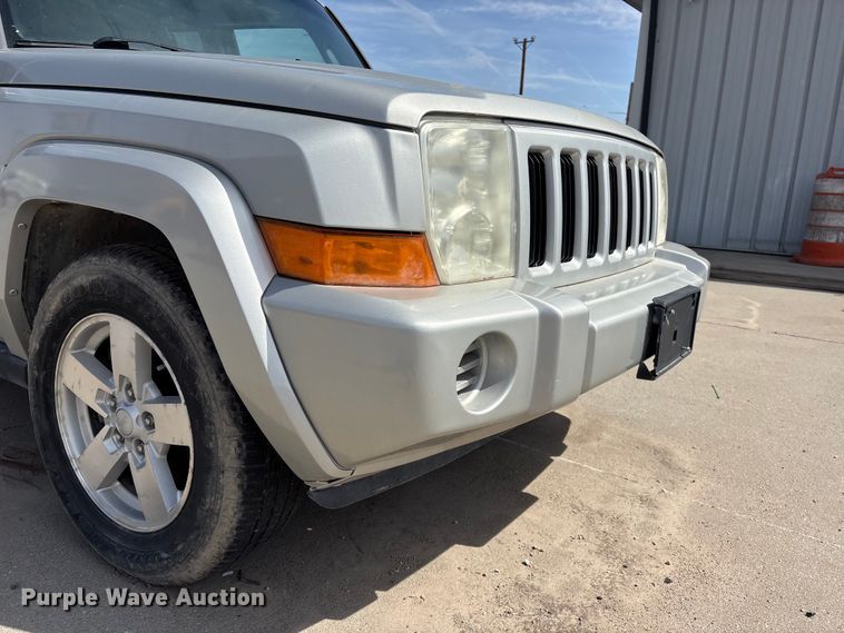 image for item FG2843 2006 Jeep Commander SUV