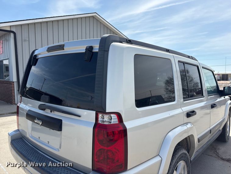 image for item FG2843 2006 Jeep Commander SUV