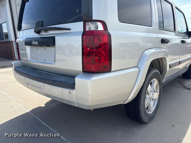 image for item FG2843 2006 Jeep Commander SUV