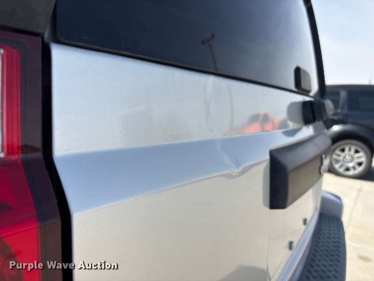 image for item FG2843 2006 Jeep Commander SUV