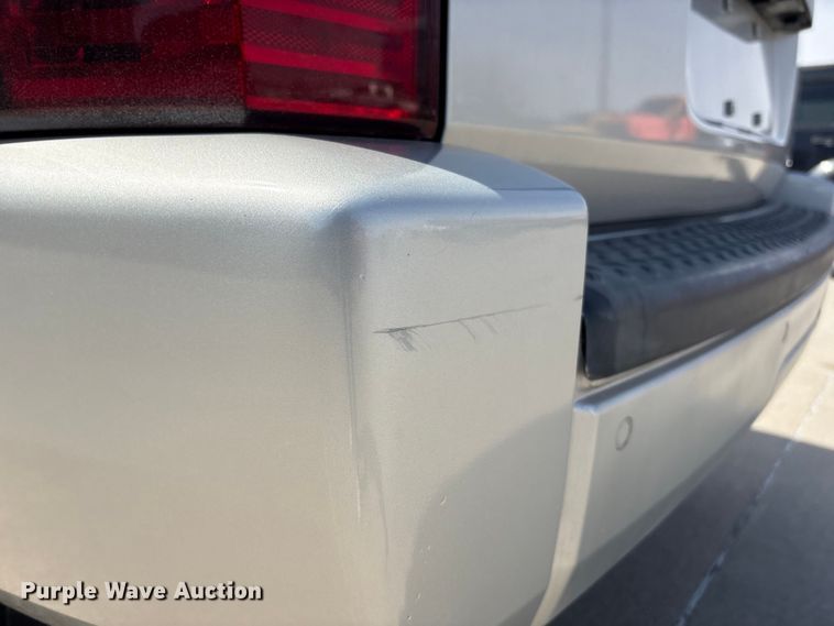 image for item FG2843 2006 Jeep Commander SUV