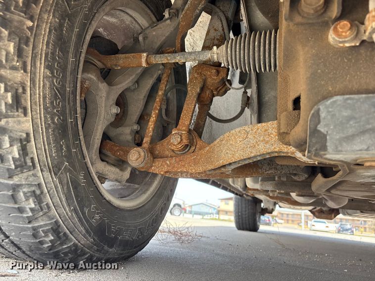 image for item FG2843 2006 Jeep Commander SUV
