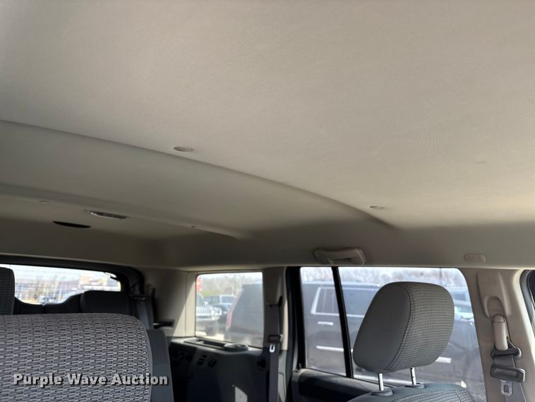 image for item FG2843 2006 Jeep Commander SUV