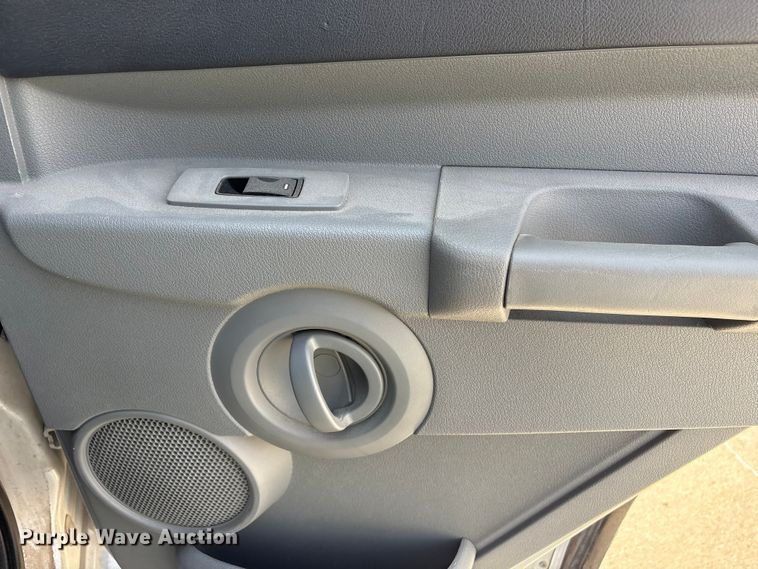 image for item FG2843 2006 Jeep Commander SUV