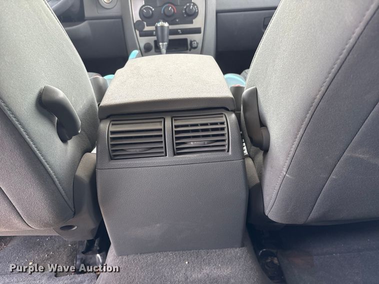 image for item FG2843 2006 Jeep Commander SUV