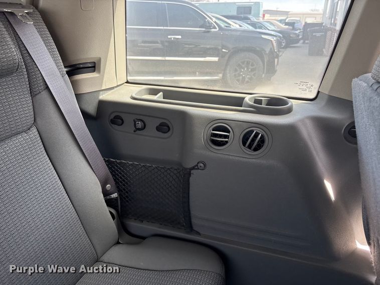 image for item FG2843 2006 Jeep Commander SUV