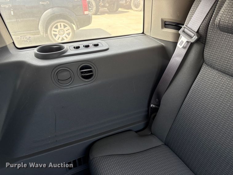 image for item FG2843 2006 Jeep Commander SUV