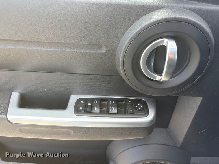 image for item FG2844 2011 Dodge Nitro SUV