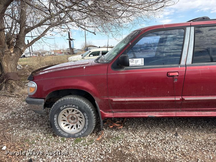 image for item FG2849 1998 Ford Explorer SUV