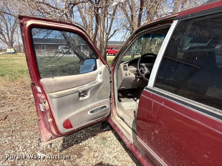 image for item FG2849 1998 Ford Explorer SUV