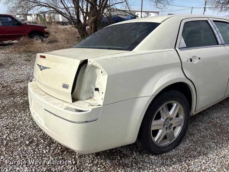 image for item FG2850 2010 Chrysler 300 
