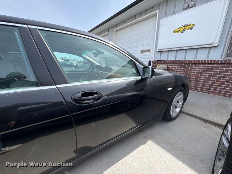 image for item FG2851 2006 BMW 750i 