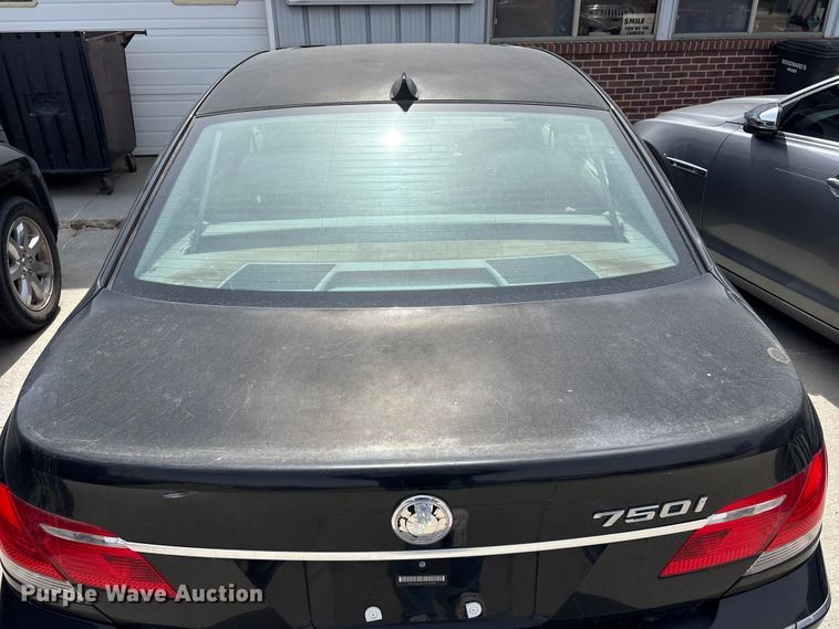 image for item FG2851 2006 BMW 750i 