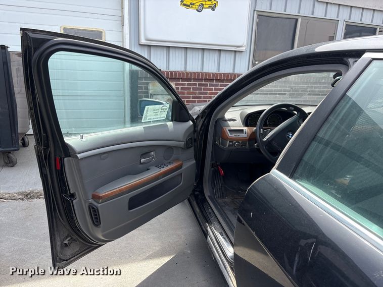 image for item FG2851 2006 BMW 750i 