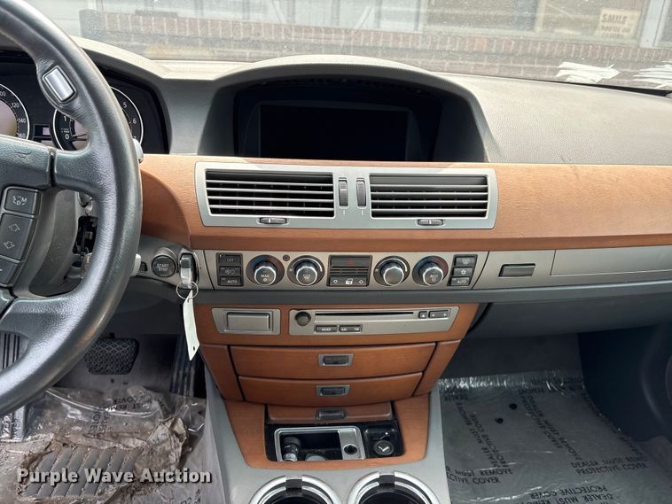 image for item FG2851 2006 BMW 750i 