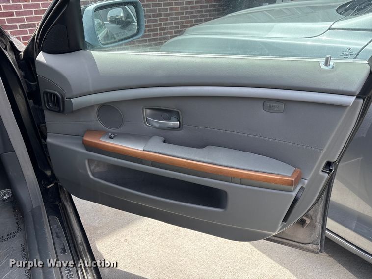 image for item FG2851 2006 BMW 750i 