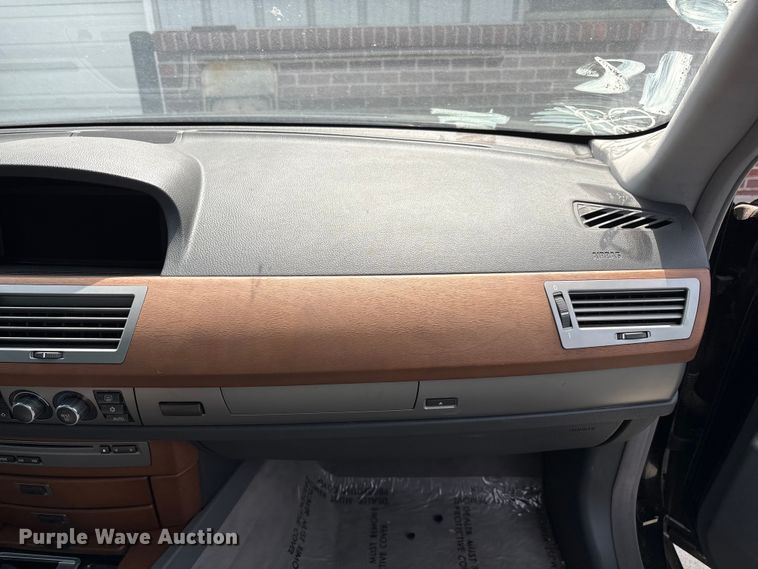 image for item FG2851 2006 BMW 750i 