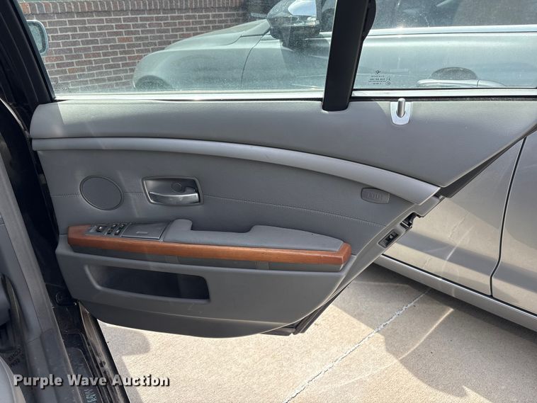 image for item FG2851 2006 BMW 750i 
