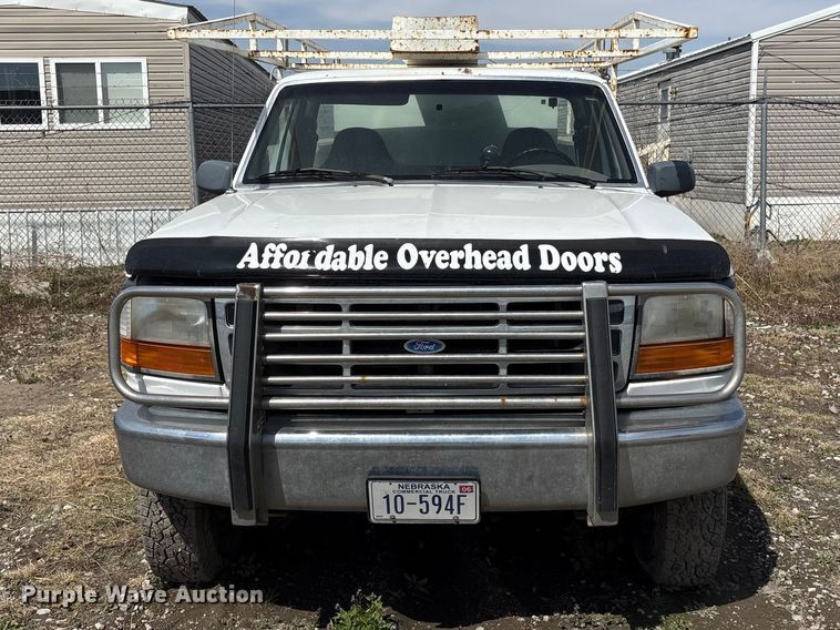 image for item FG2871 1996 Ford F250 XL utility bed pickup truck