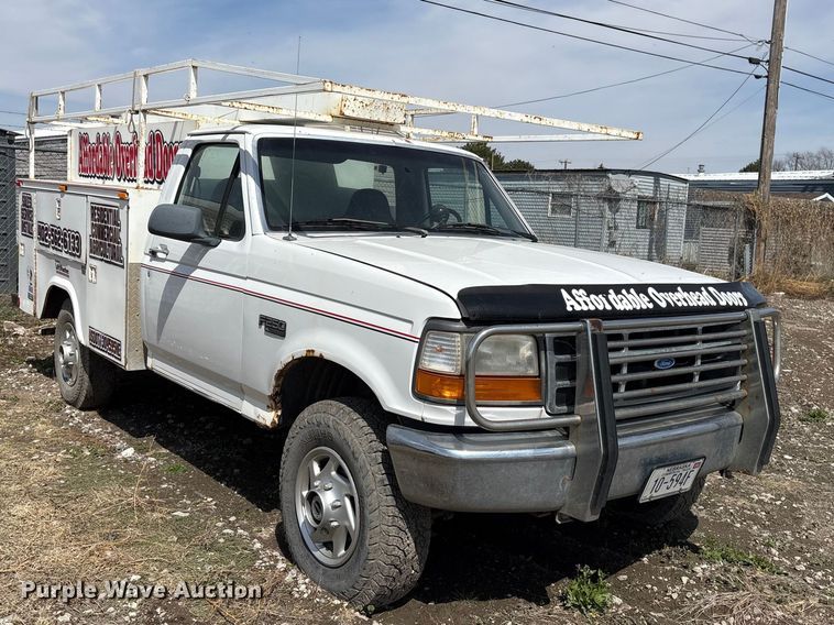 image for item FG2871 1996 Ford F250 XL utility bed pickup truck