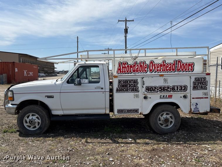 image for item FG2871 1996 Ford F250 XL utility bed pickup truck