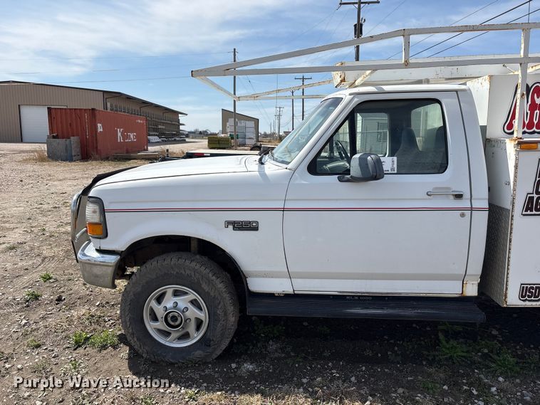 image for item FG2871 1996 Ford F250 XL utility bed pickup truck