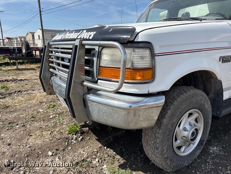 image for item FG2871 1996 Ford F250 XL utility bed pickup truck