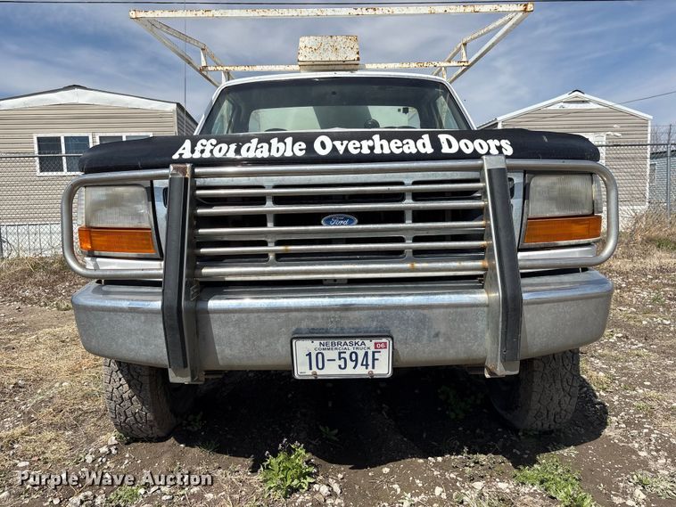 image for item FG2871 1996 Ford F250 XL utility bed pickup truck