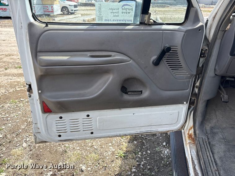 image for item FG2871 1996 Ford F250 XL utility bed pickup truck